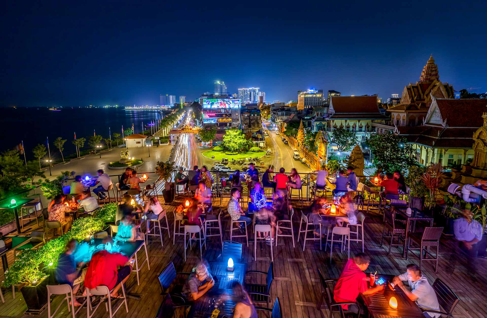 Le Moon Rooftop Bar