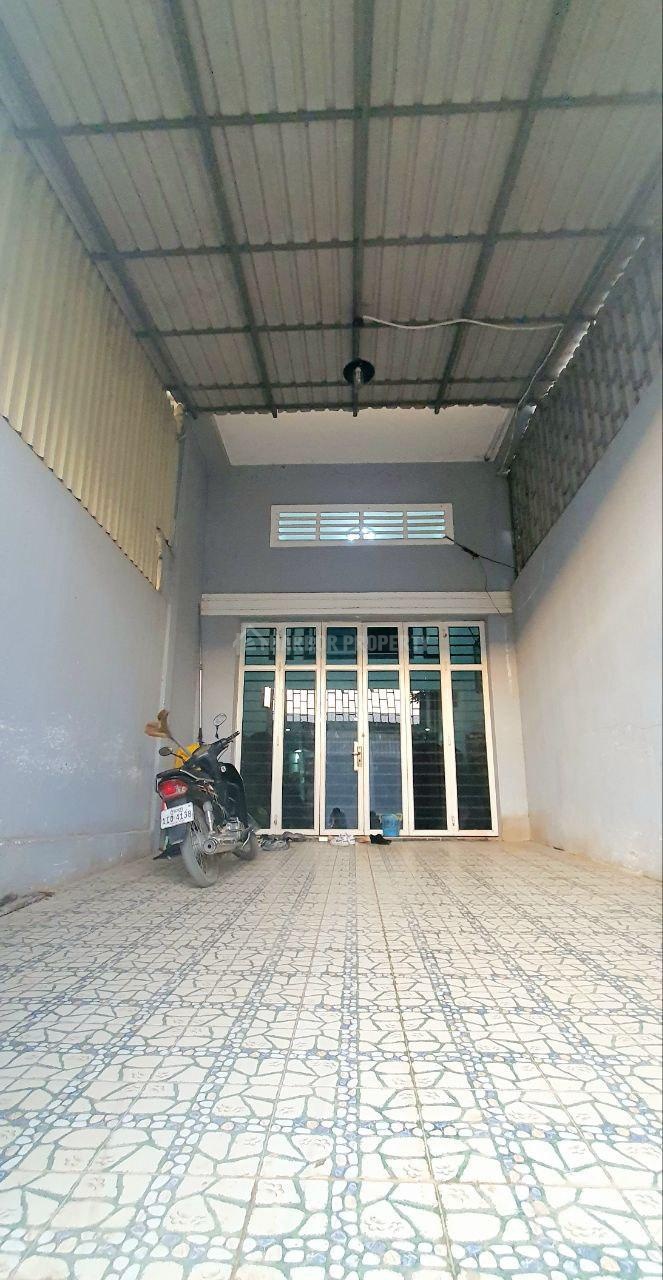 在新金边分区出售的排屋 – pohled 3