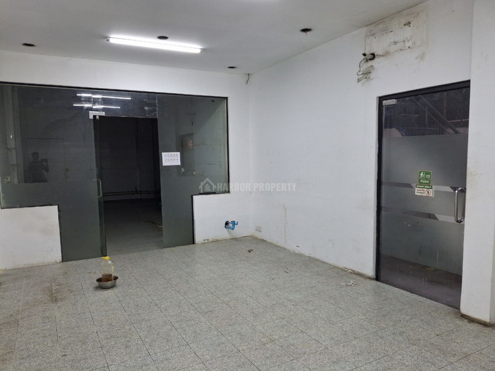 在万景岗1分区（BKK1)出租的店屋 - Mai multe