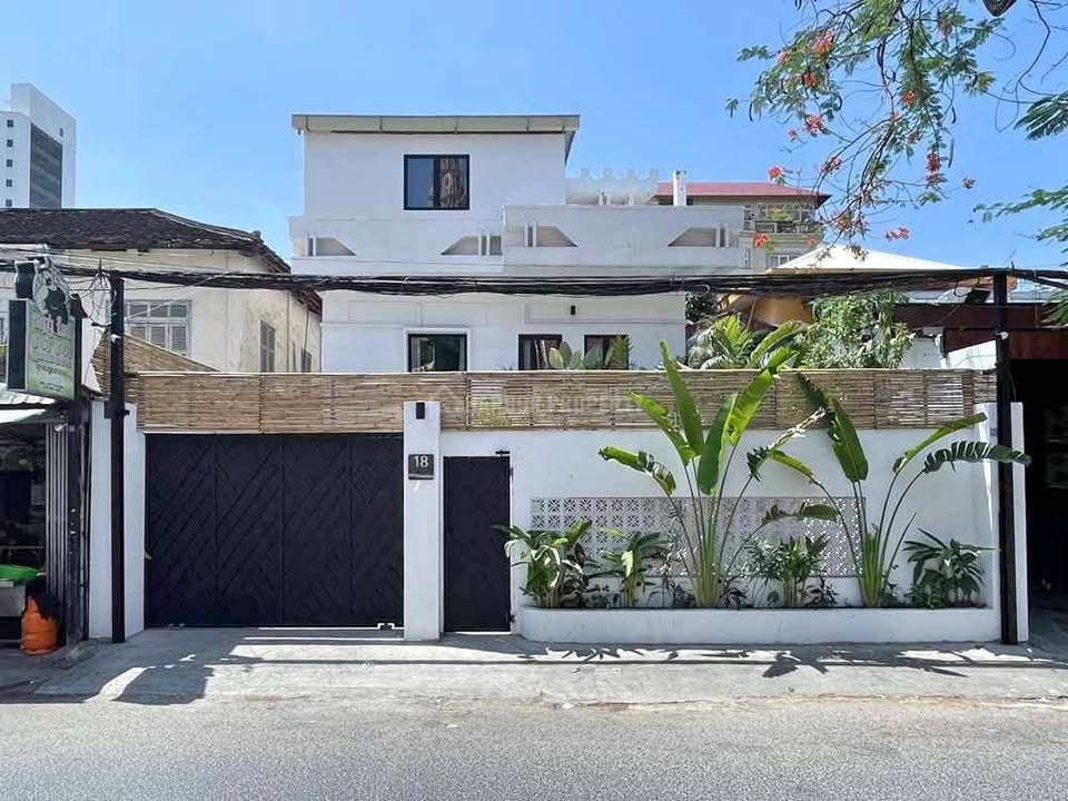 Kuća, 250 m²