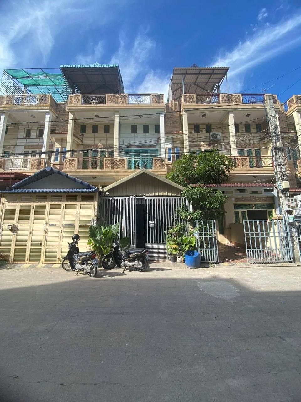在朗哥分区出售的排屋 - Mehr