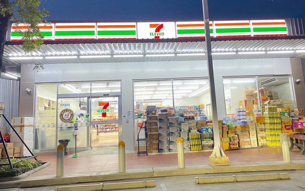 7-Eleven store
